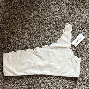 NEVER WORN - Marysia white bathing suit top size xl
